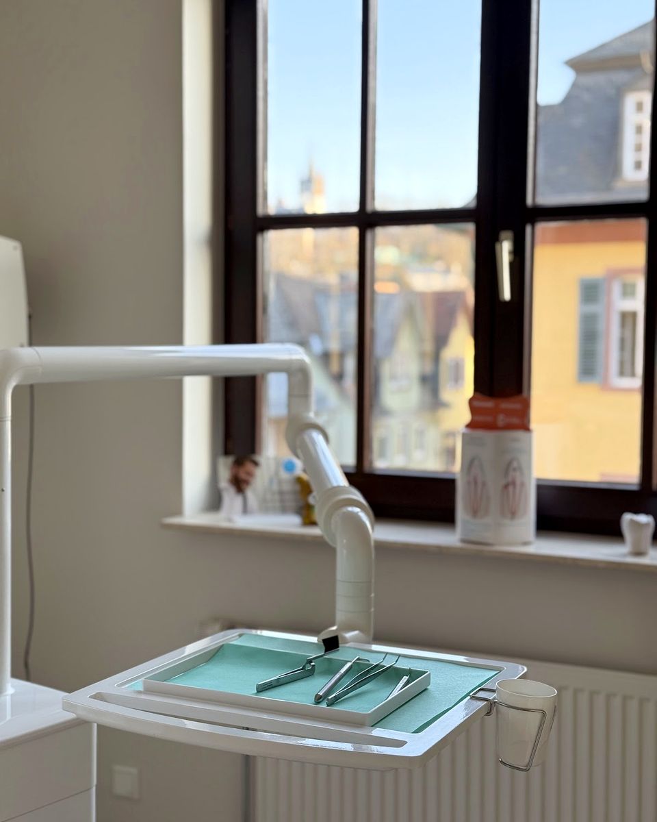 진료실 · Behandlungszimmer